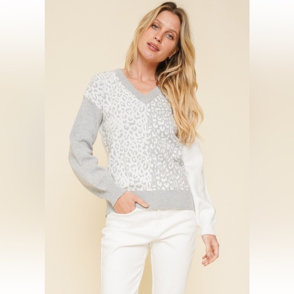 945. Hem & Thread Gray Leopard Print V-Neck Sweater New Item NWT - Picture 2 of 7